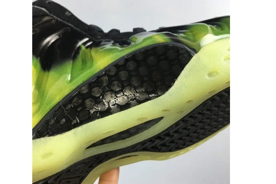 579771-003 Nike AIR  ParaNorman Foamposite ONE 'ParaNorman' 0105